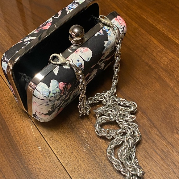 White House Black Market Floral Print Clutch - Picture 3 of 8